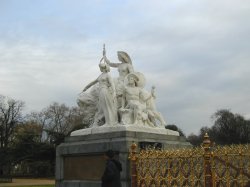 Albert Memorial corner sculpture #4